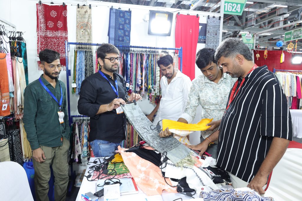 Visitors and exhibitors connecting at an AMI fair